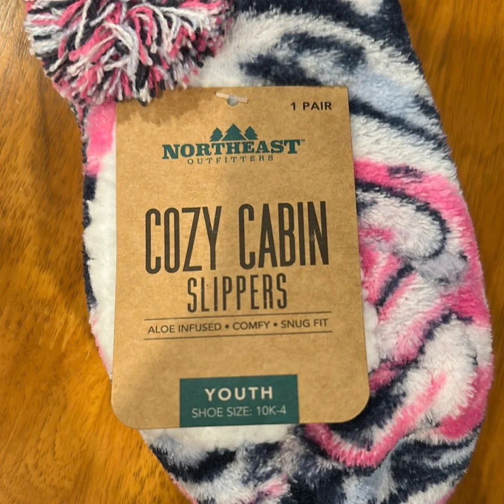 Northeast Cozy Cabin Slippers